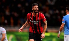 包含罗马客场逆转萨索洛，提升意甲积分榜排名的词条