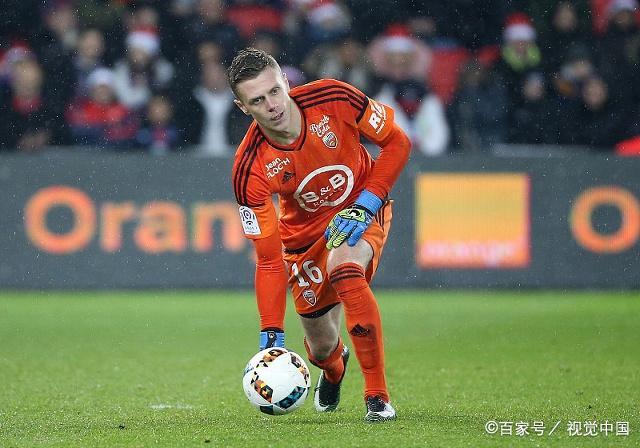 瓦朗谢纳中场受伤，影响球队战绩