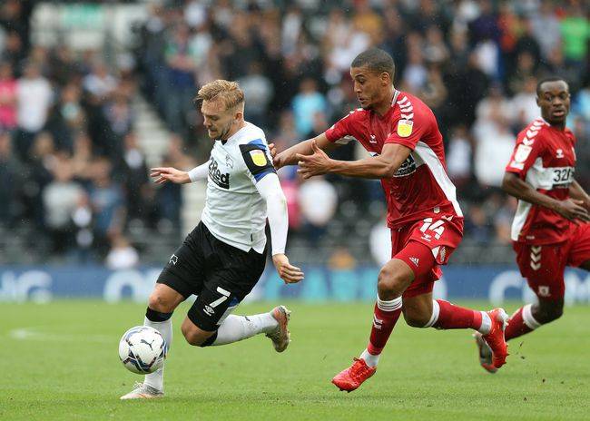 欧国联比赛中的荣耀与梦想交织在一起的简单介绍