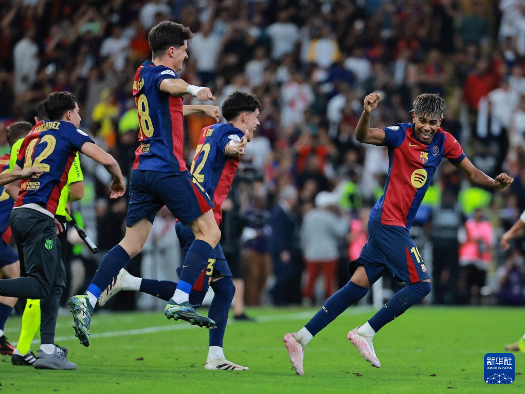 激烈对决！国际足球赛事尽显球技风采