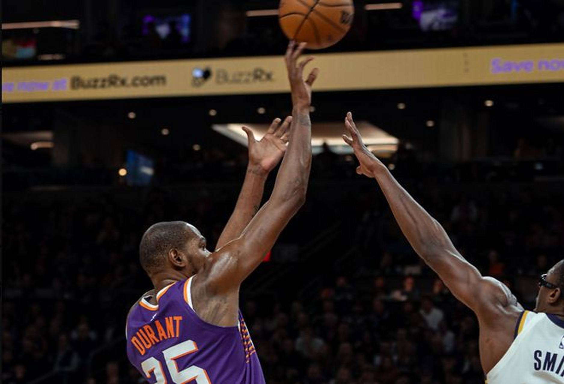 老鹰大胜步行者，杜兰特全场狂轰分的简单介绍