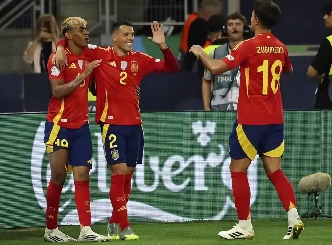 包含西班牙对决瑞士，欧洲足球巅峰赛事冠军之路的词条