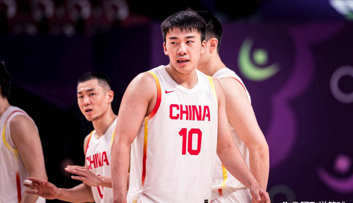 中国男篮击败韩国队晋级突破，获得亚洲杯决赛资格