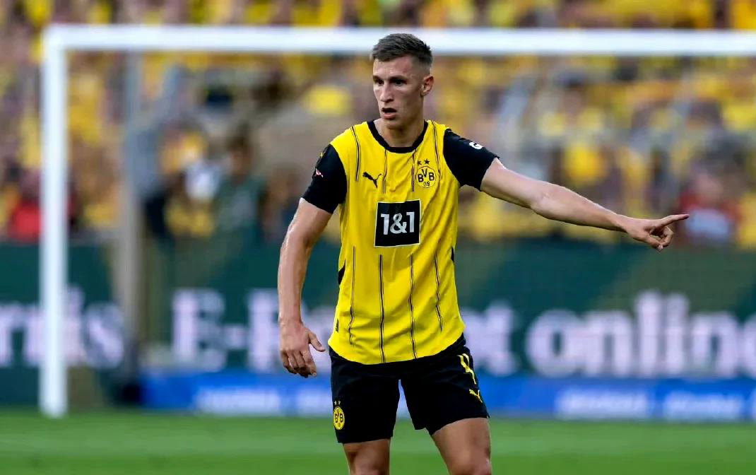 包含不莱梅队豪取两连胜，表现出色的词条