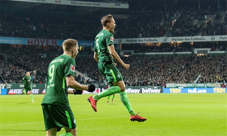 包含不莱梅队豪取两连胜，表现出色的词条