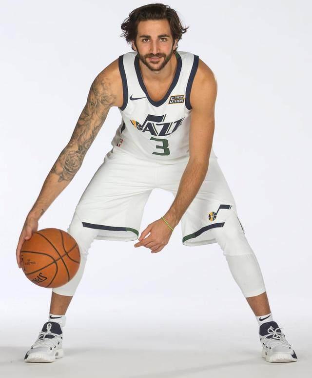 包含爵士主教练施耐德：球队目标是拿下总冠军的词条