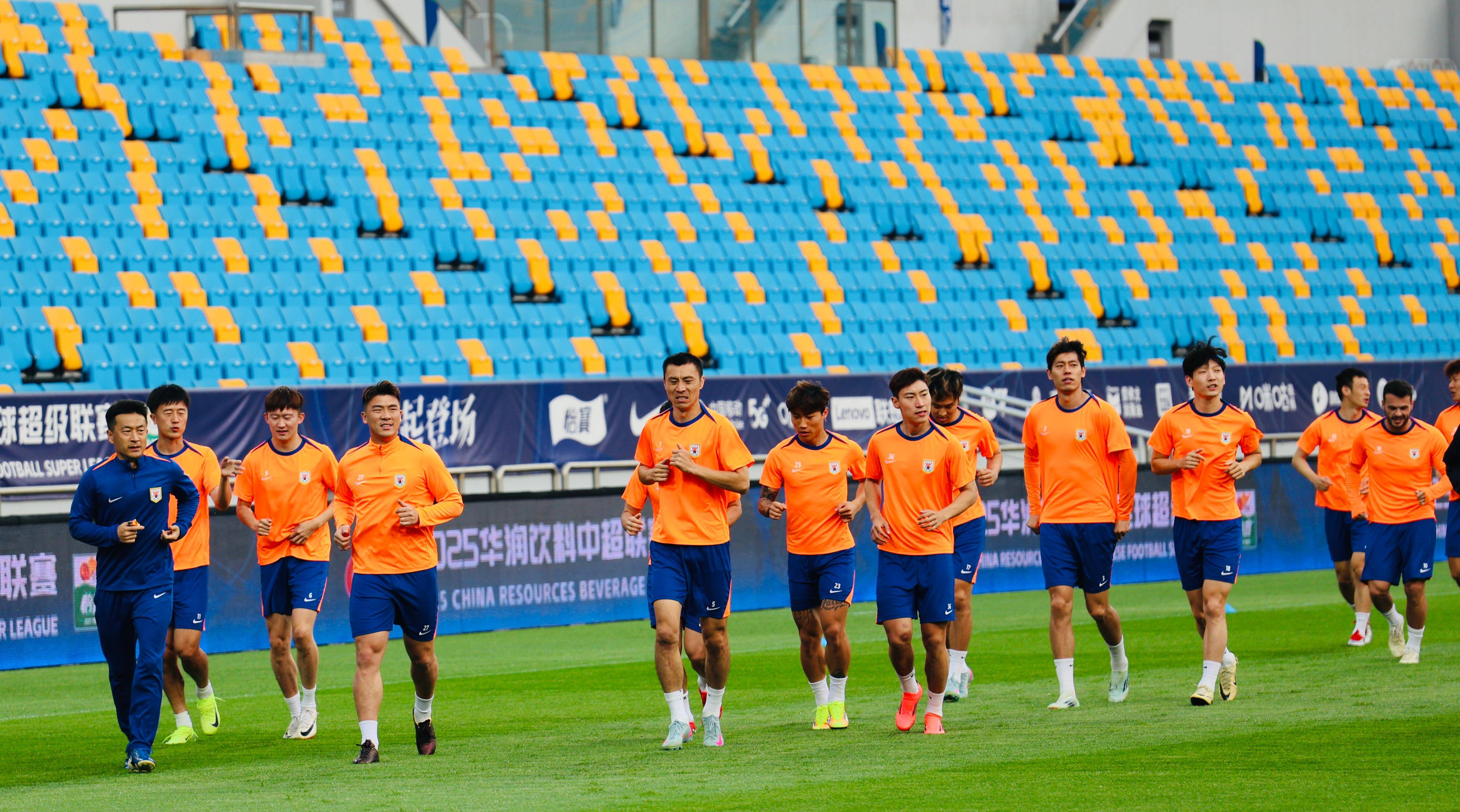 球队训练：严谨训练赛前状态亮眼的简单介绍