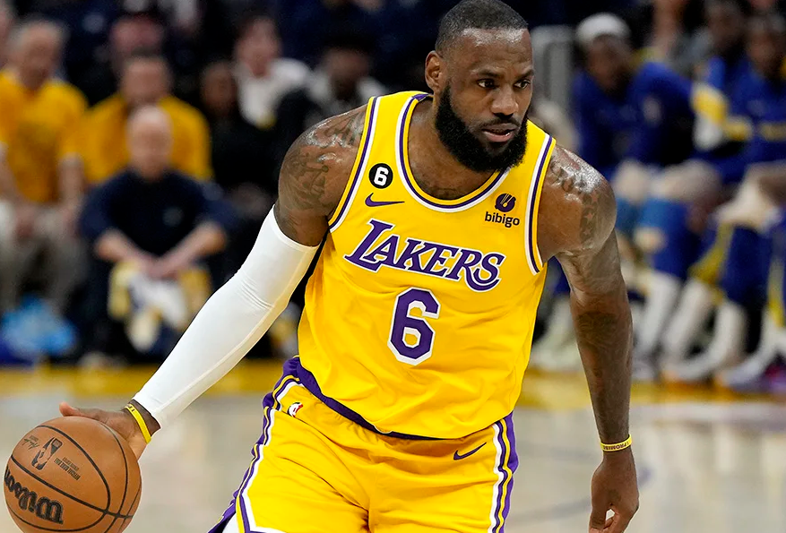 拓荒者大胜勇士，LBJ空砍20+6+3