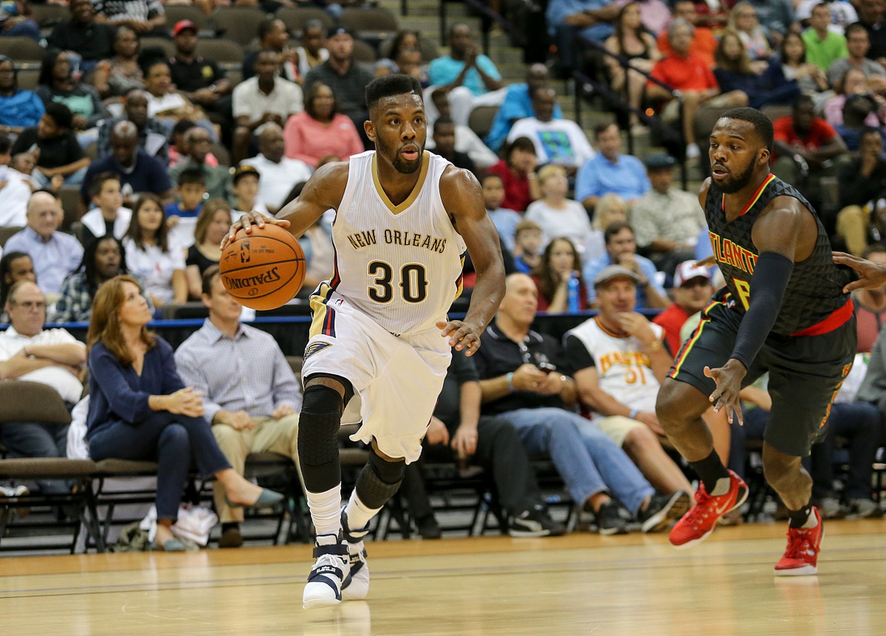 火箭主场大胜鹈鹕，取得六连胜