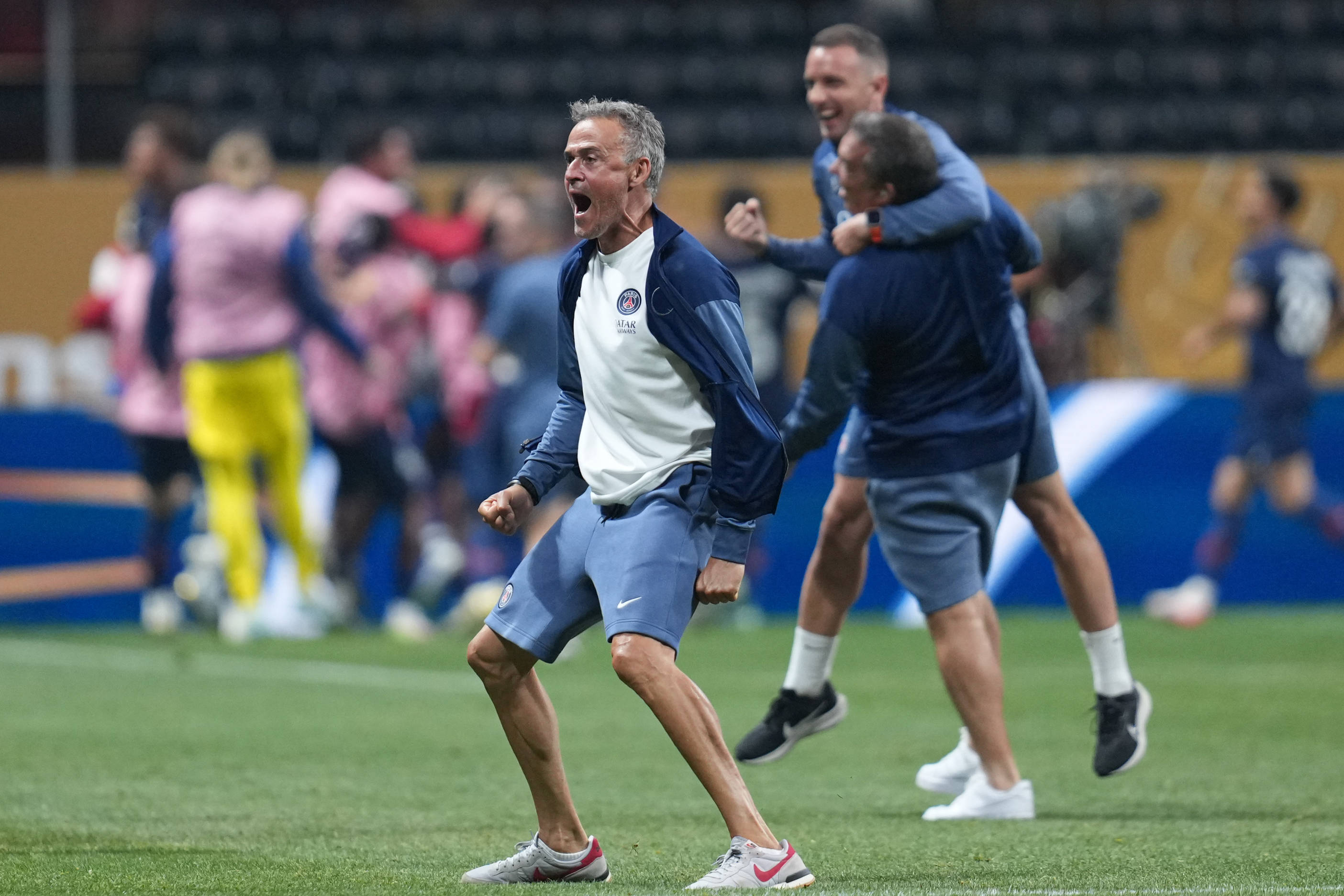 关于巴黎圣日耳曼卓越表现，小组第一锁定成功的信息