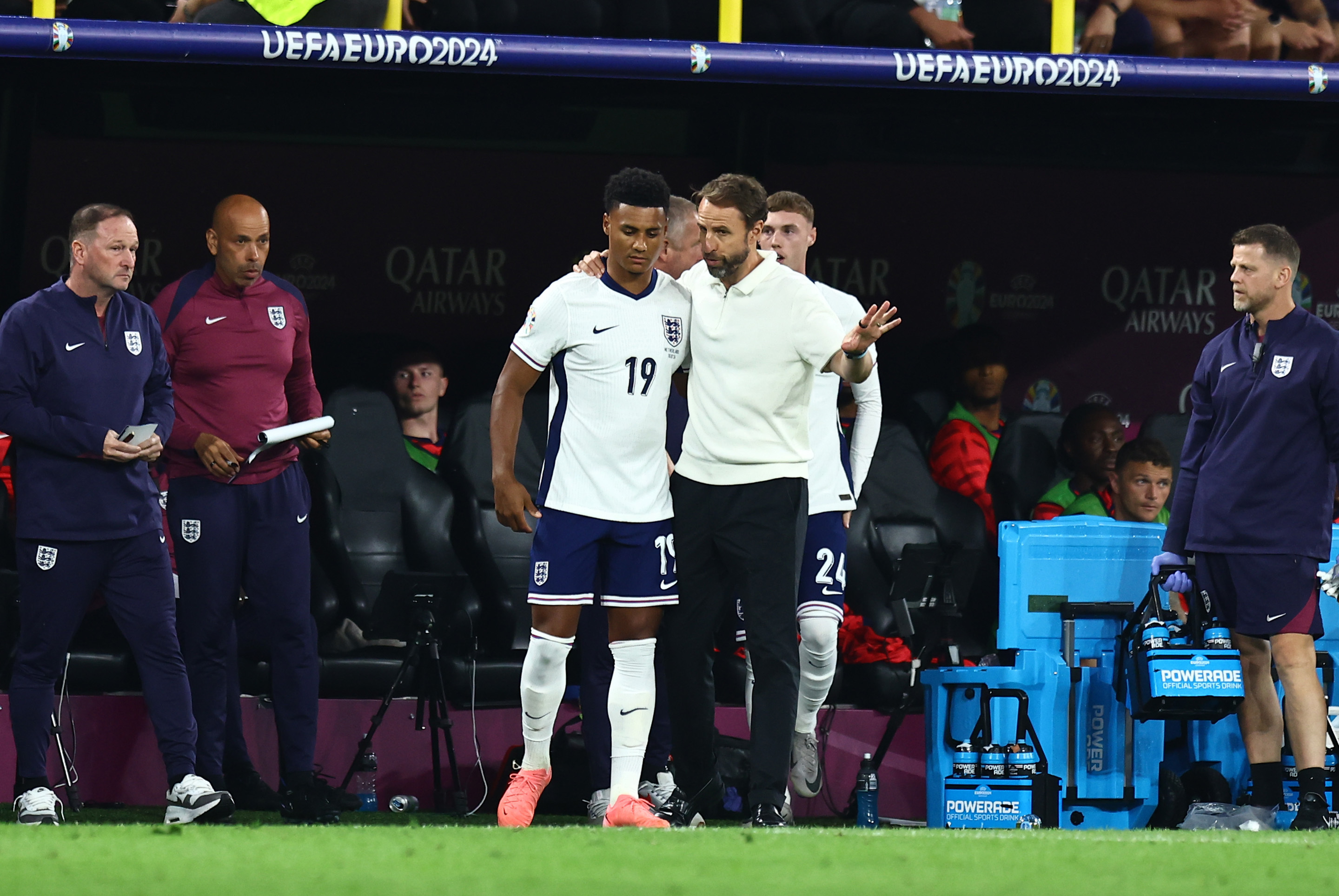 英格兰提前出线顺利打进欧洲国家杯四强